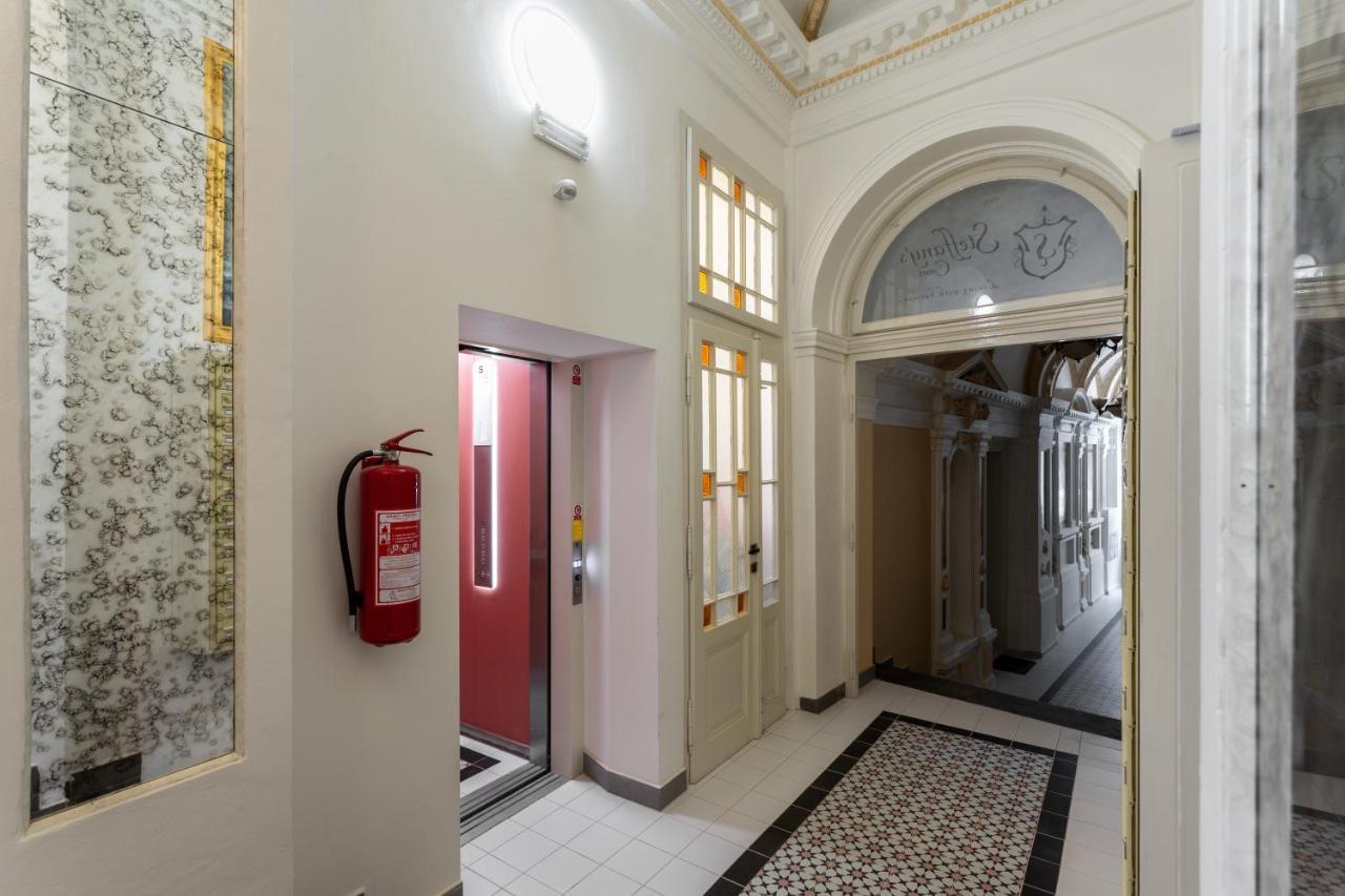 Sunlit Studio Near Wenceslas Square By Prague Days Apartment Bagian luar foto